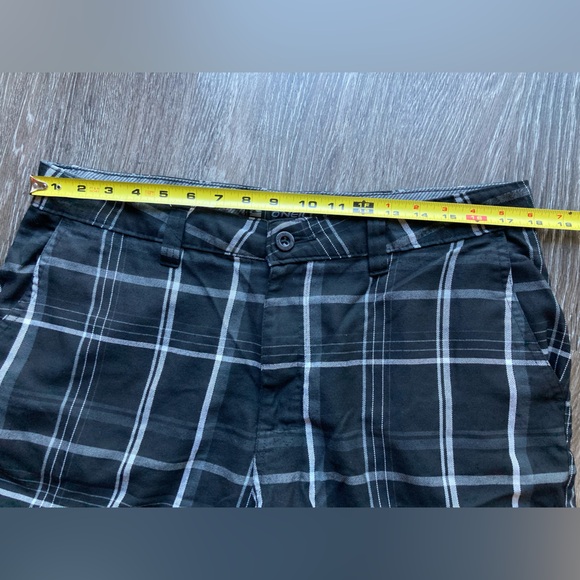 O'Neill Checkered Shorts - Picture 8 of 10